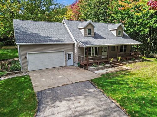 3722 Alamando Rd, Saint Louis, MI, 48880-9326 | Card Image