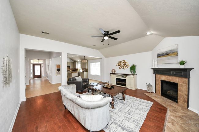 15122 Heron Meadow Ln, House other with 3 bedrooms, 2 bathrooms and 2 parking in Cypress TX | Image 12