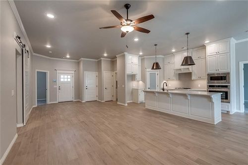 7924 Mimosa Drive, Edmond, OK, 73034 | Card Image