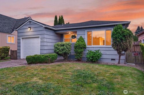 306 Douglas St, Longview, WA, 98632-1741 | Card Image
