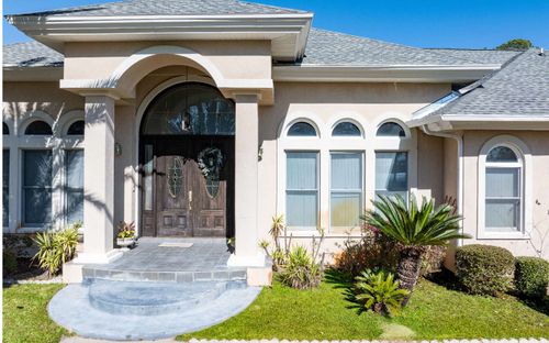 421 Nw Scenic Lake Dr, Lake City, FL, 32055-8584 | Card Image