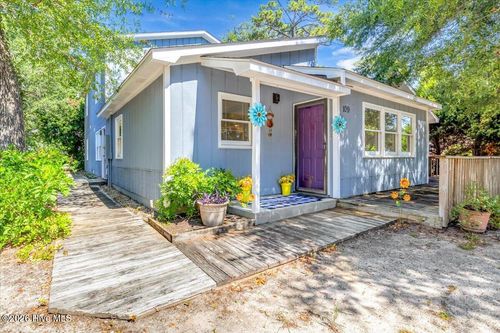 109 Ne 30th St, Oak Island, NC, 28465-5914 | Card Image