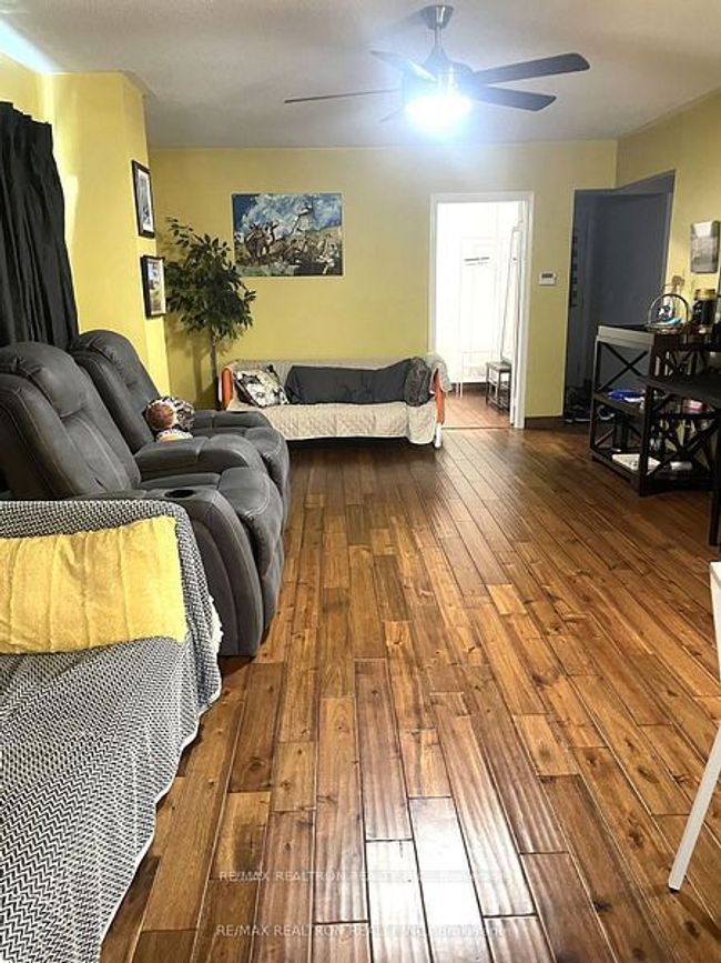 815 Lagoon Dr, House other with 3 bedrooms, 4 bathrooms and 5 parking in Willow Beach ON | Image 5