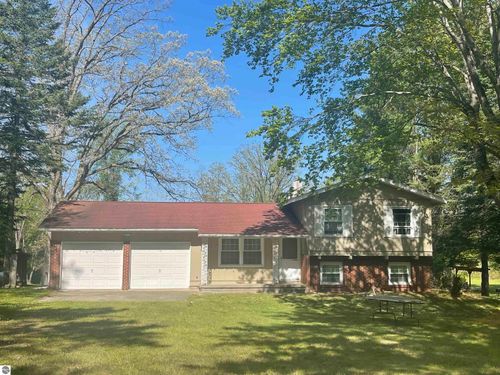 1860 S Jackson Ave, Harrison, MI, 48625-7408 | Card Image