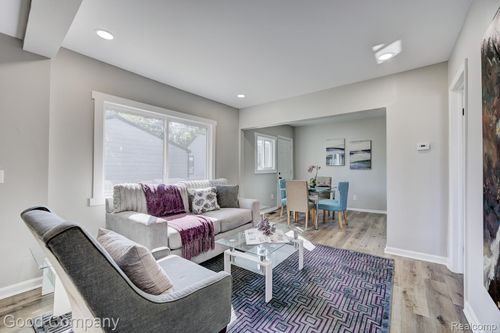 7276 Packard Ave, Warren, MI, 48091-4963 | Card Image