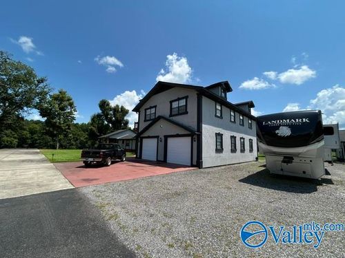411 Longview Dr, Gadsden, AL, 35901-6694 | Card Image