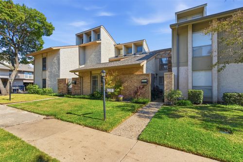 9818 Bent Branch Ln, Dallas, TX, 75243-2018 | Card Image