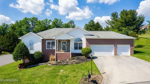 10501 Almanac Ln, Knoxville, TN, 37932-1570 | Card Image