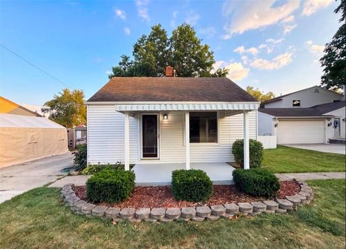 35133 University Street, Detroit, MI, 48185 | Card Image