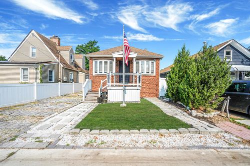 86 West Blvd, East Rockaway, NY, 11518-2524 | Card Image