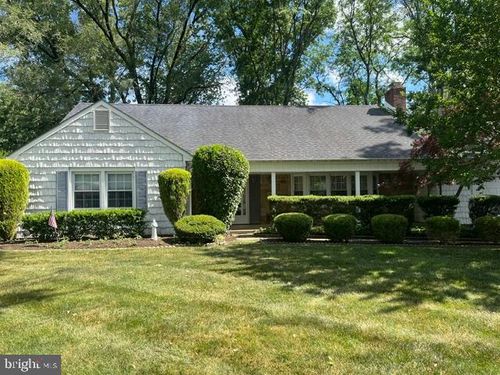 4 Chalford Ln, WILLINGBORO, NJ, 08046-3402 | Card Image
