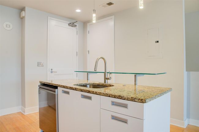 Kitchen Island | Image 16