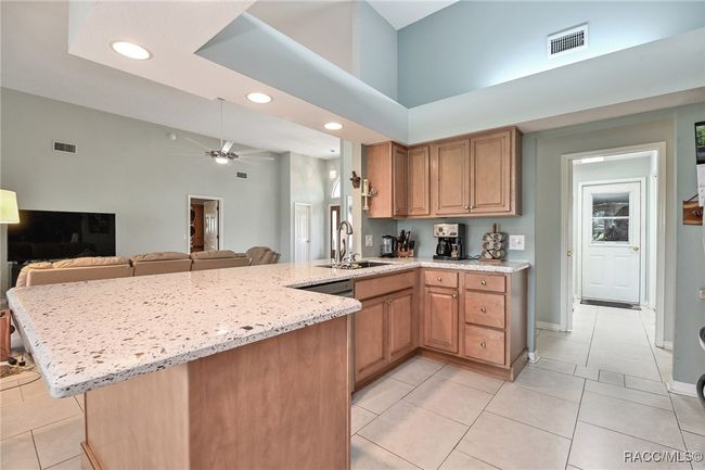 705 E Dakota Ct, House other with 3 bedrooms, 3 bathrooms and 3 parking in HERNANDO FL | Image 8