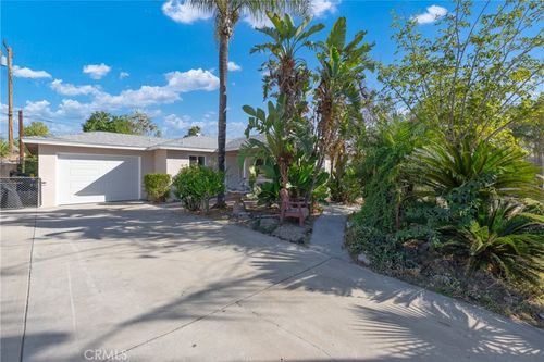 5845 Dogwood St, San Bernardino, CA, 92404-3209 | Card Image