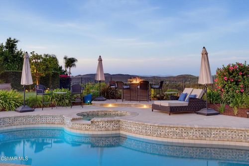 1021 Lynnmere Dr, Thousand Oaks, CA, 91360-1944 | Card Image