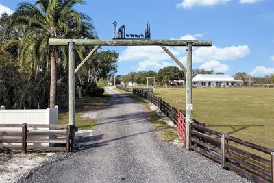 GATED ENTRANCE | Image 2