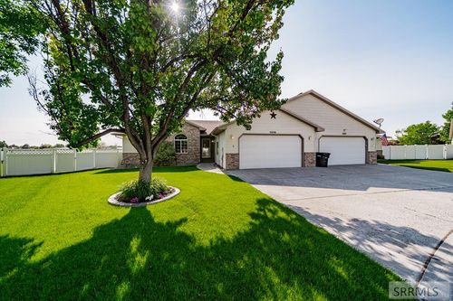 3696 Silverwood Cir, Ammon, ID, 83406-4669 | Card Image