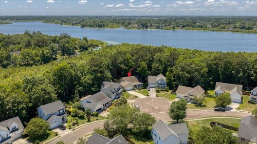 135 Hanahan Plantation Cir, Hanahan, SC, 29410-8225 | Card Image