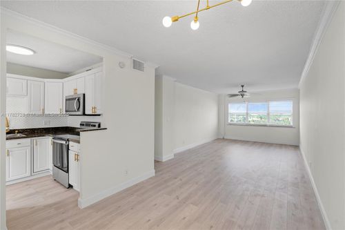 apt-808-2555 Ne 11th St, Fort Lauderdale, FL, 33304-3216 | Card Image