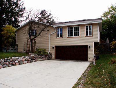 22 Manor Road, House other with 4 bedrooms, 2 bathrooms and 6 parking in Lake Zurich IL | Image 2