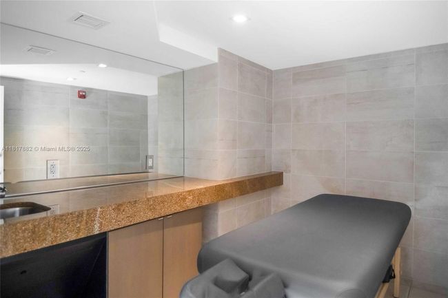 APT-304 - 6620 Indian Creek Dr, Condo with 1 bedrooms, 1 bathrooms and null parking in Miami Beach FL | Image 21