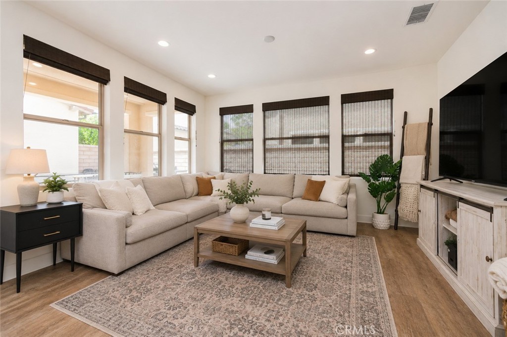 Residential in Lake Forest 5