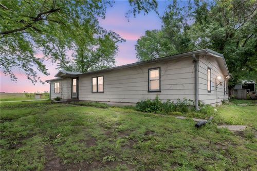 39135 Plum Creek Rd, Osawatomie, KS, 66064-5132 | Card Image