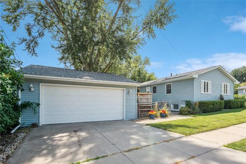 271 Lynda Dr Nw, Cedar Rapids, IA, 52405-4331 | Card Image