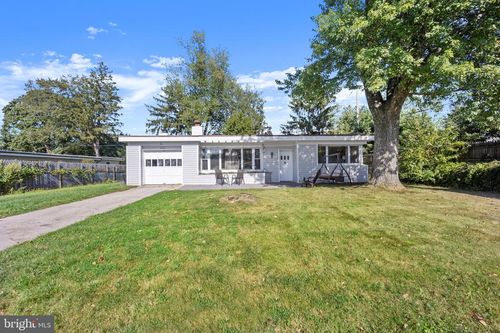 2025 Sproul Rd, BROOMALL, PA, 19008-3129 | Card Image