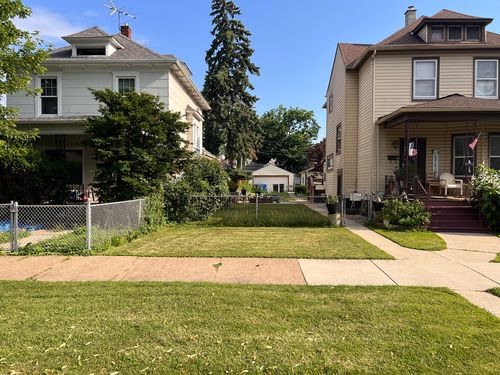 3635 W 64th Place, Chicago, IL, 60629 | Card Image