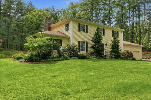 40 White Pine Dr, Chepachet, RI, 02814-1532 | Card Image