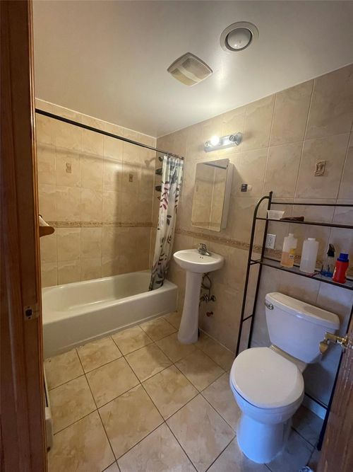 3d-144 Barclay Ave, Flushing, NY, 11355 | Card Image
