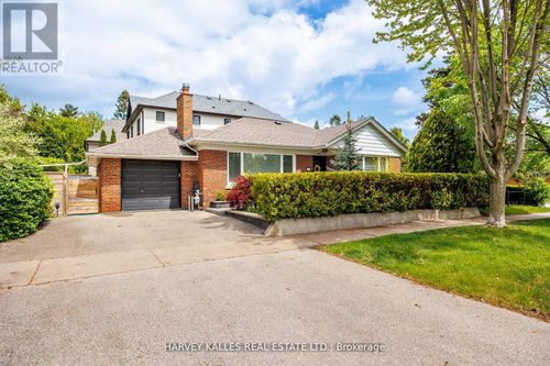 224 Berry Rd, Toronto, ON, M8Y1X6 | Card Image