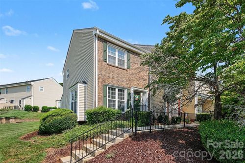 a-979 Surry Ln, Gastonia, NC, 28054-5702 | Card Image