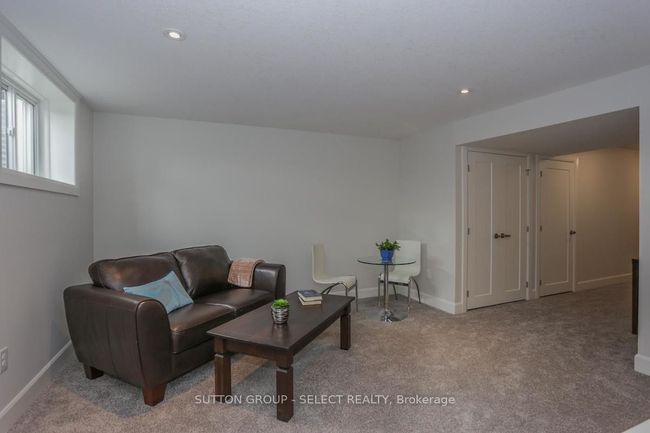 2 - 499 Sophia Cres, Condo with 3 bedrooms, 4 bathrooms and 1 parking in London ON | Image 19