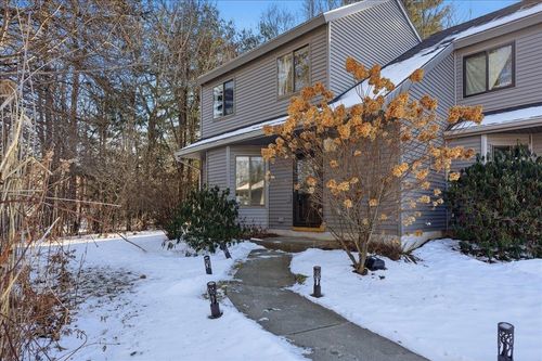 10 Chelsea Cir, South Burlington, VT, 05403-7255 | Card Image