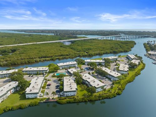 apt-j1-2800 Indian River Blvd, Vero Beach, FL, 32960-5255 | Card Image