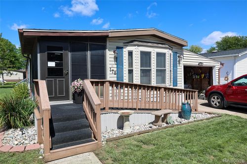 178 Maple Run Ln, Mason, MI, 48854 | Card Image