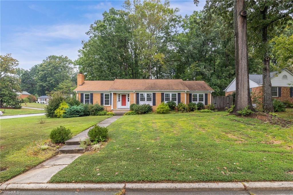 Robin Hood Dr, Greensboro, NC 27408