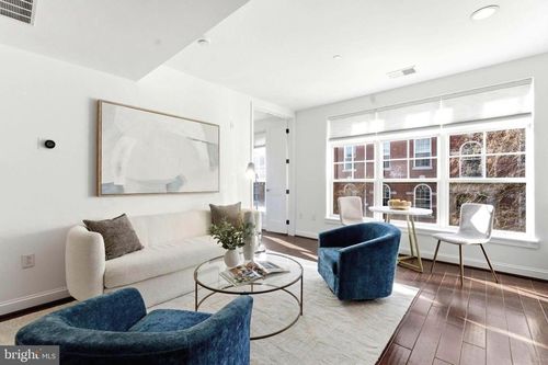 apt-v206-150 V St Nw, WASHINGTON, DC, 20001-5607 | Card Image