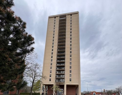 1610-2901 S Michigan Ave, Chicago, IL, 60616-3458 | Card Image