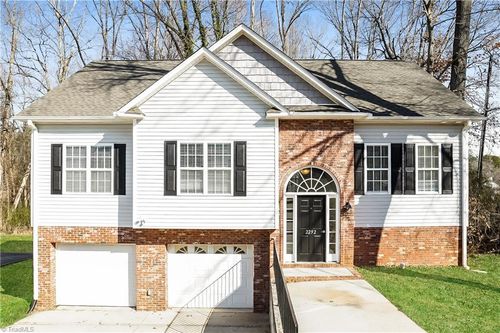 2292 Briar Glen Rd, Winston-Salem, NC, 27127-6675 | Card Image