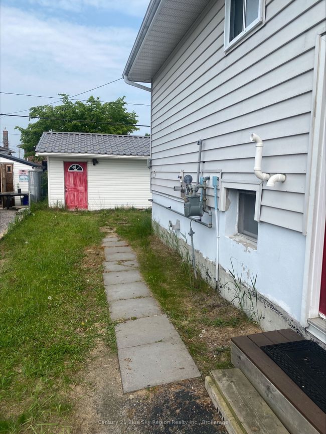 84 Gladstone Ave, House other with 4 bedrooms, 2 bathrooms and 5 parking in North Bay ON | Image 36