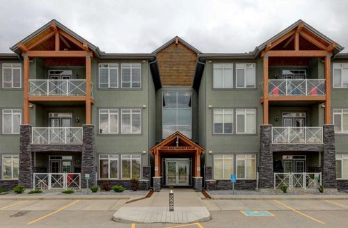301-1005B Westmount Dr, Strathmore, AB, T1P0C3 | Card Image