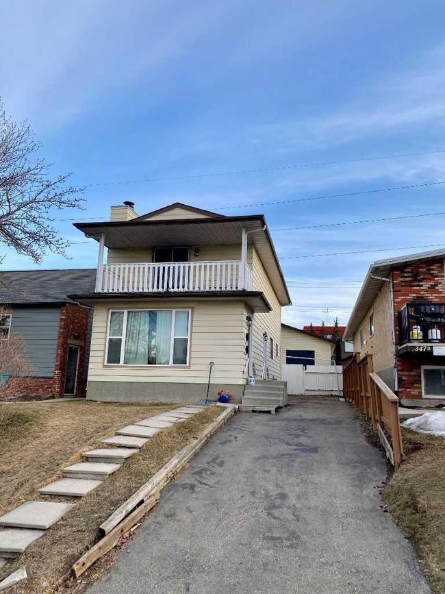 349 33 Avenue Ne, Home with 5 bedrooms, 2 bathrooms and 8 parking in Calgary AB | Image 3