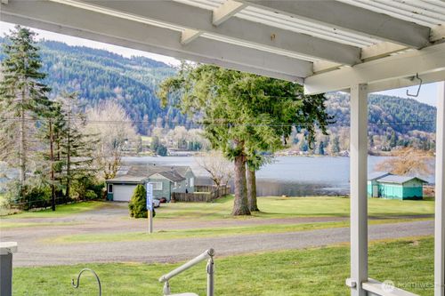 10-22989 Lake Mcmurray Ln, Mount Vernon, WA, 98274-8056 | Card Image