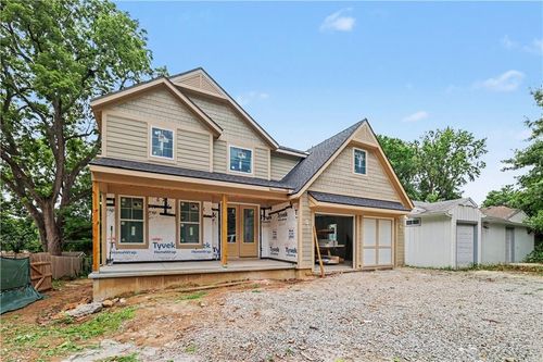 7805 Rosewood Dr, Prairie Village, KS, 66208-4449 | Card Image