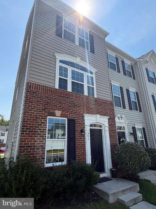 501 Rolling Valley Dr, FREDERICKSBURG, VA, 22405-1208 | Card Image
