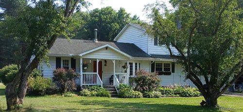 18073 Sharon Valley Rd, Manchester, MI, 48158-9526 | Card Image