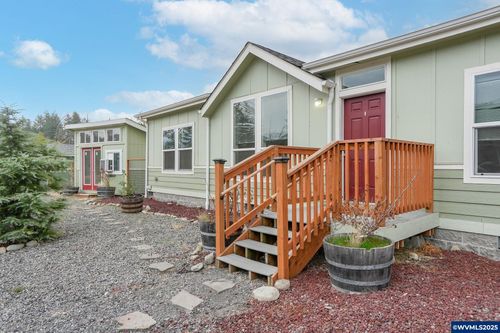 40213 Dogwood Rd, Mill City, OR, 97360-9509 | Card Image